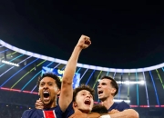 开云体育入口-欧洲联赛引发球迷热情，球员争夺胜利