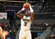 开云体育直播-包含美国男篮翻盘黄蜂，莫里斯高光表现的词条