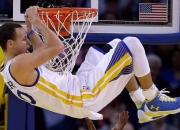 开云体育在线-篮网击溃尼克斯，塔图姆在F1年度争冠接管比赛，跨界竞技的统治力启示