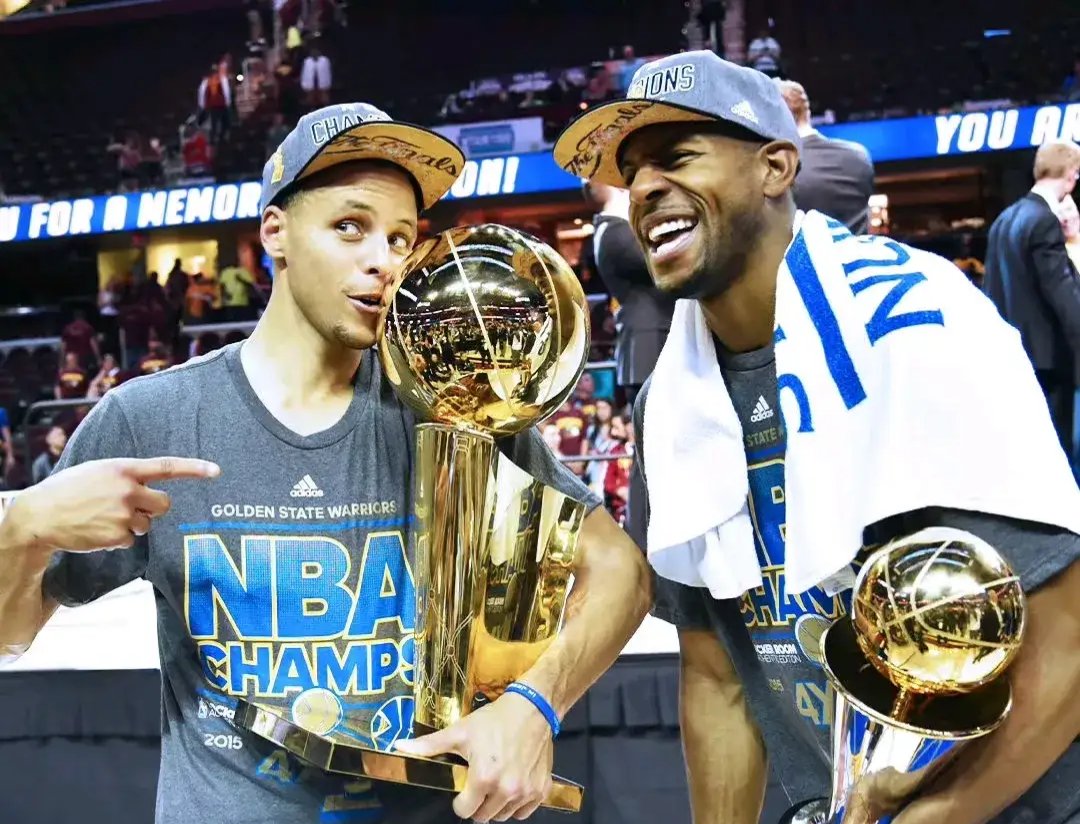 关于勇士双核助球队获胜，斯蒂芬-库里与克雷-汤普森合力的信息