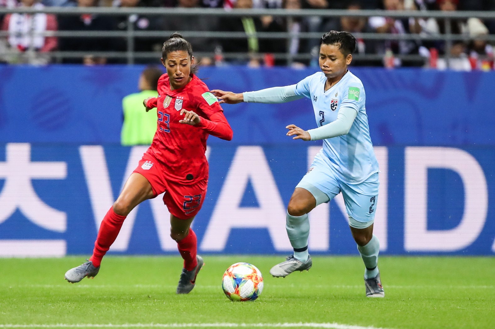 关于美国女足队在比赛中取得压倒性胜利的信息