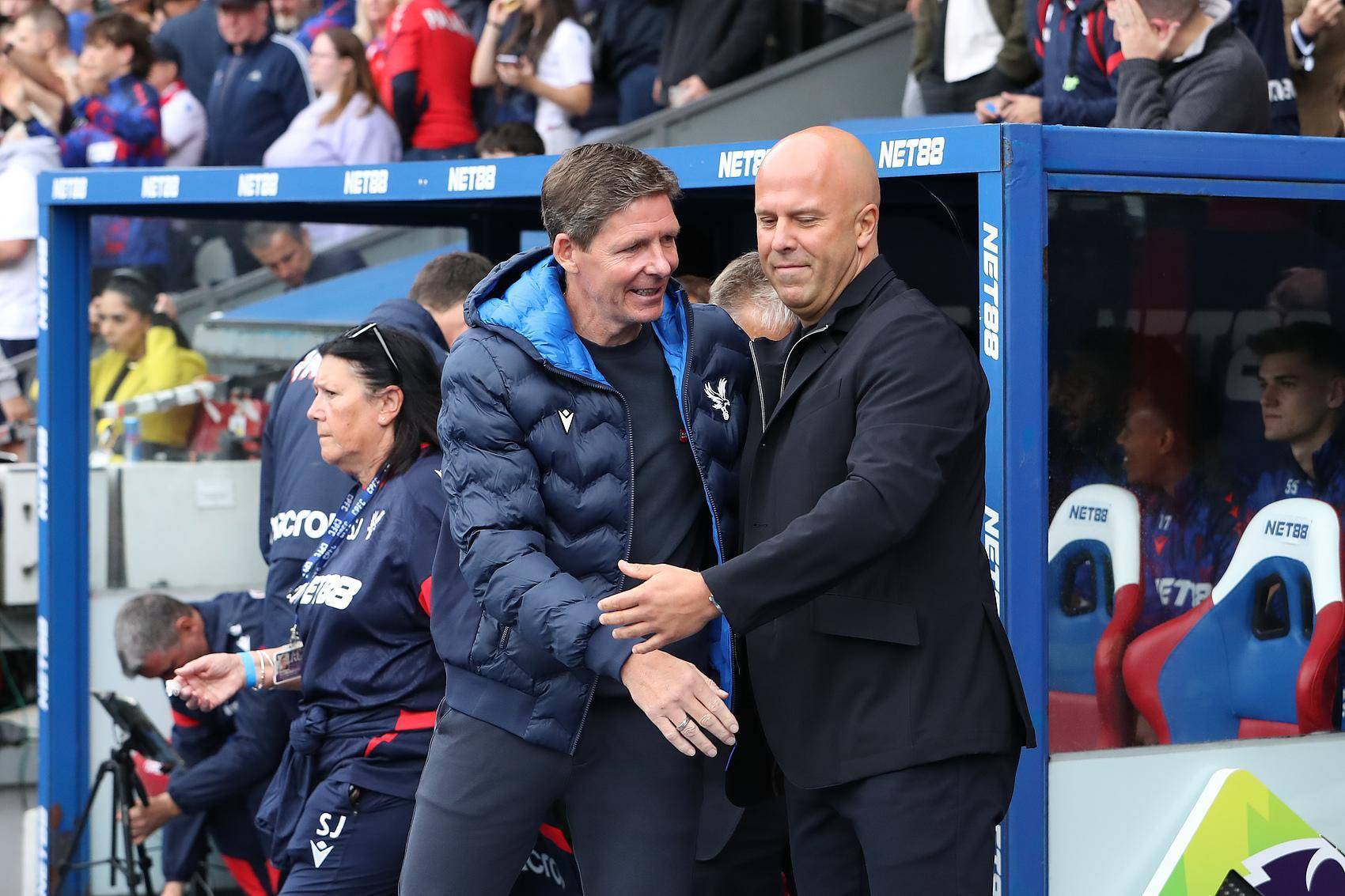 球队经理透露新战术，备战接下来的欧冠大战的简单介绍