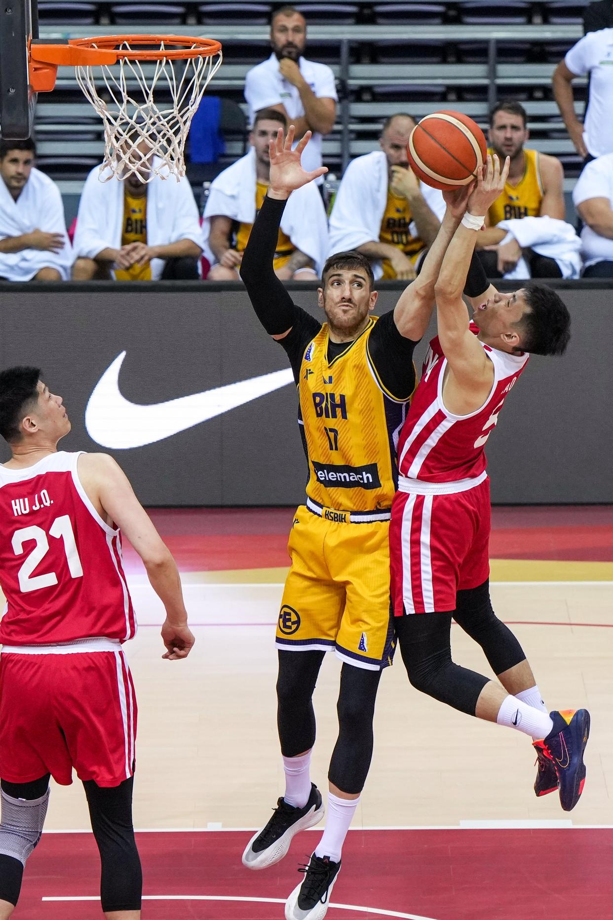 篮球赛事热度持续攀升，球队竞争激烈的简单介绍