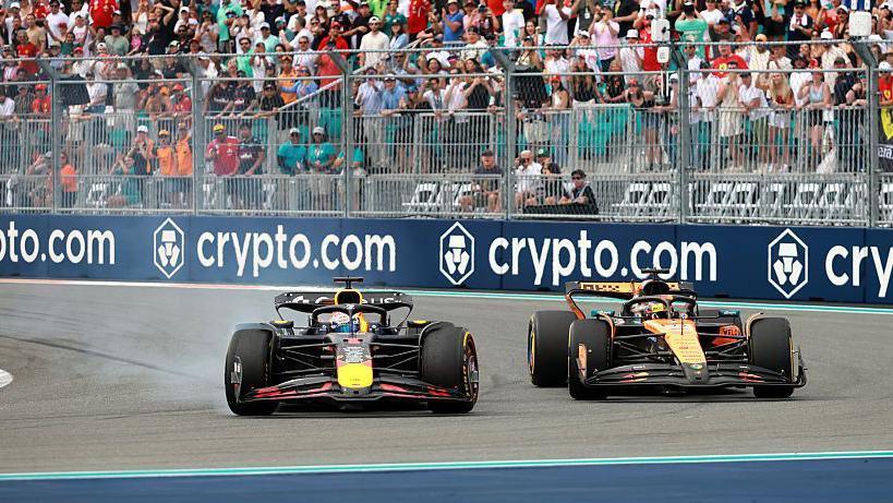 雷诺车队鏖战红牛车队,皮亚斯特里带队取胜的简单介绍 雷诺车队鏖战红牛车队,皮亚斯特里带队取胜的简单介绍