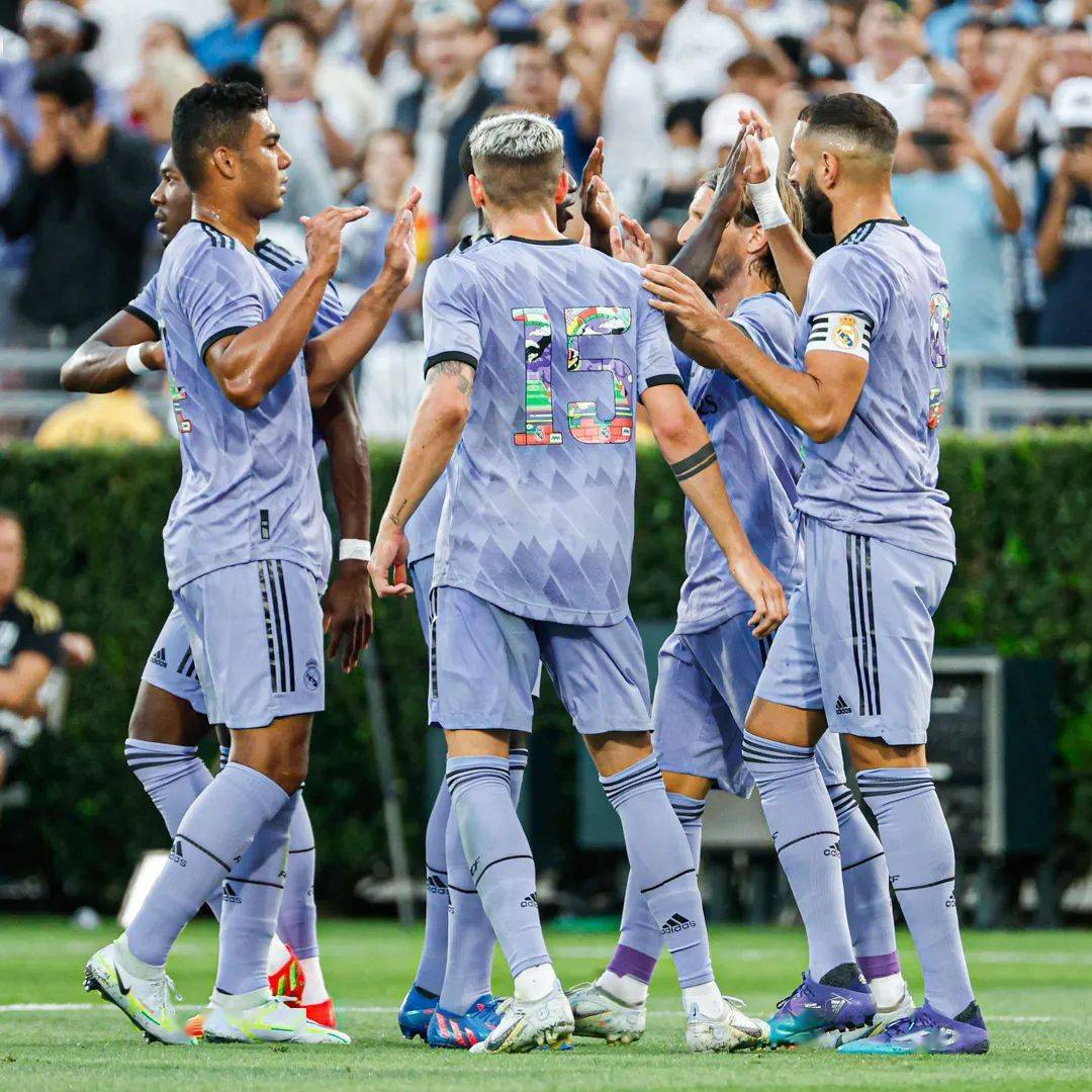 关于罗马翻盘尤文，本泽马刷新纪录的信息