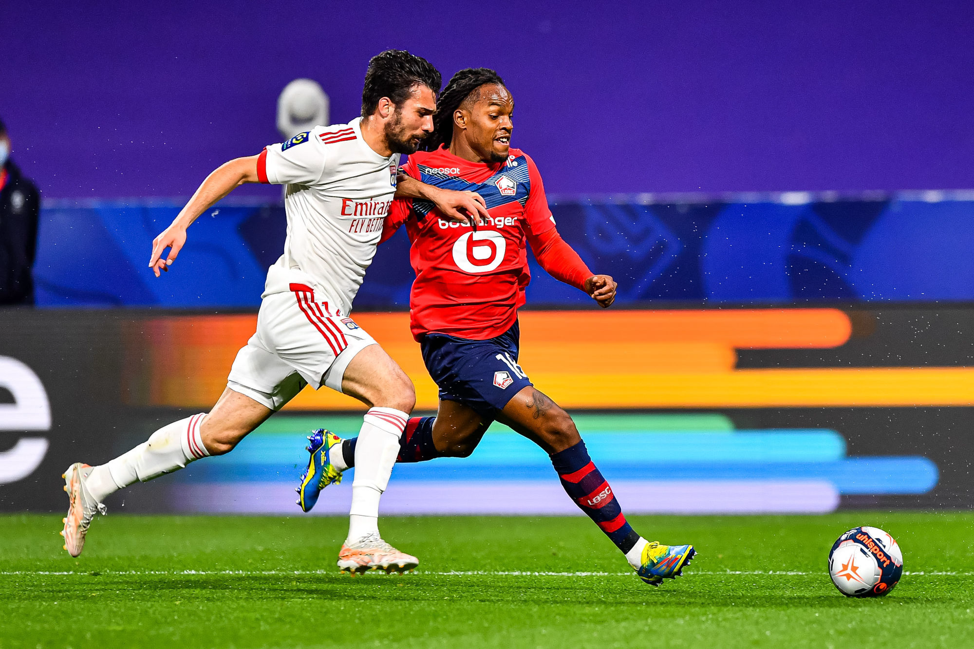 葡萄牙逆转里昂,阿尔瓦雷斯点燃赛场 葡萄牙逆转里昂,阿尔瓦雷斯点燃赛场