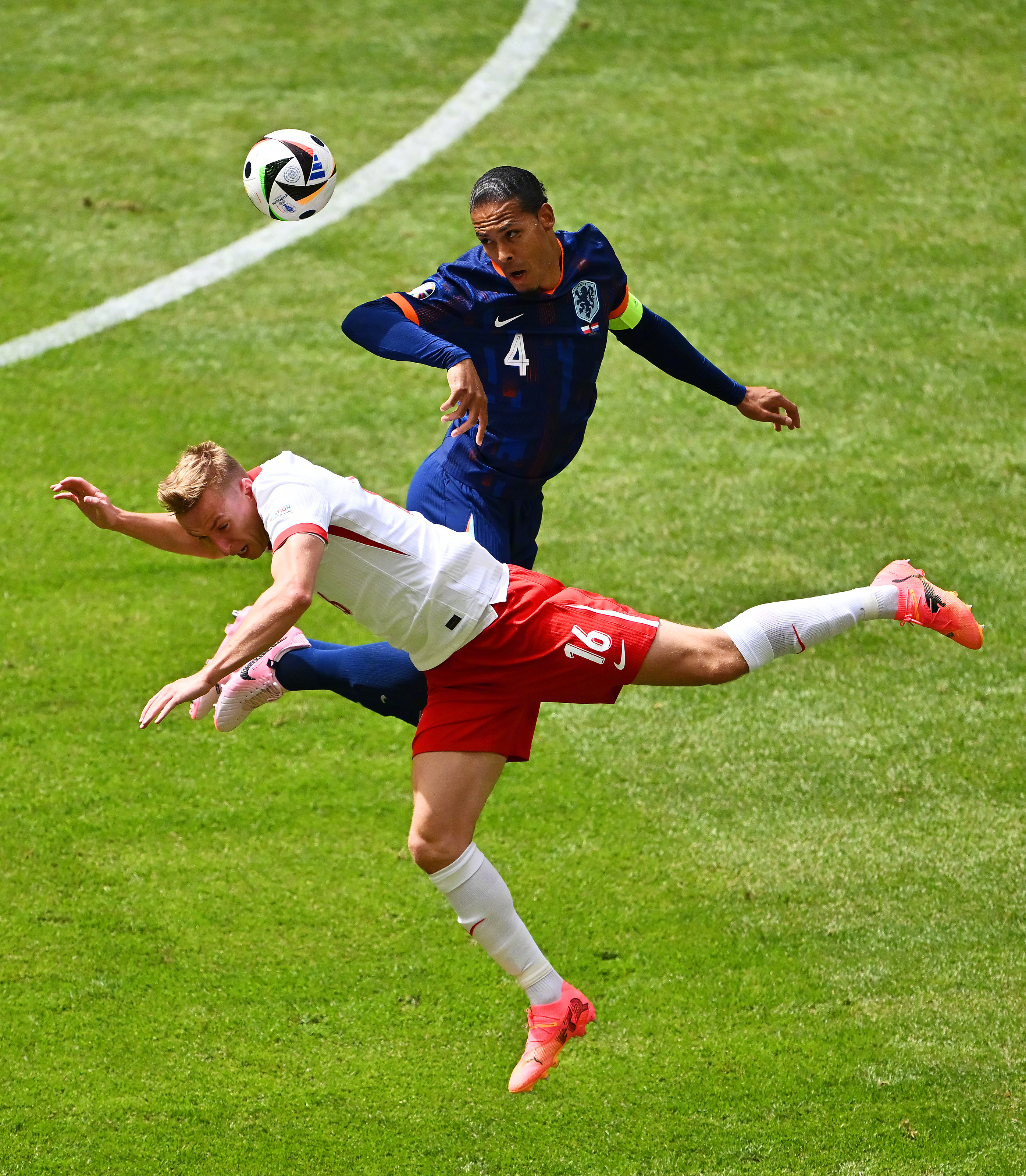 波兰队碾压法国队，林高远点燃赛场