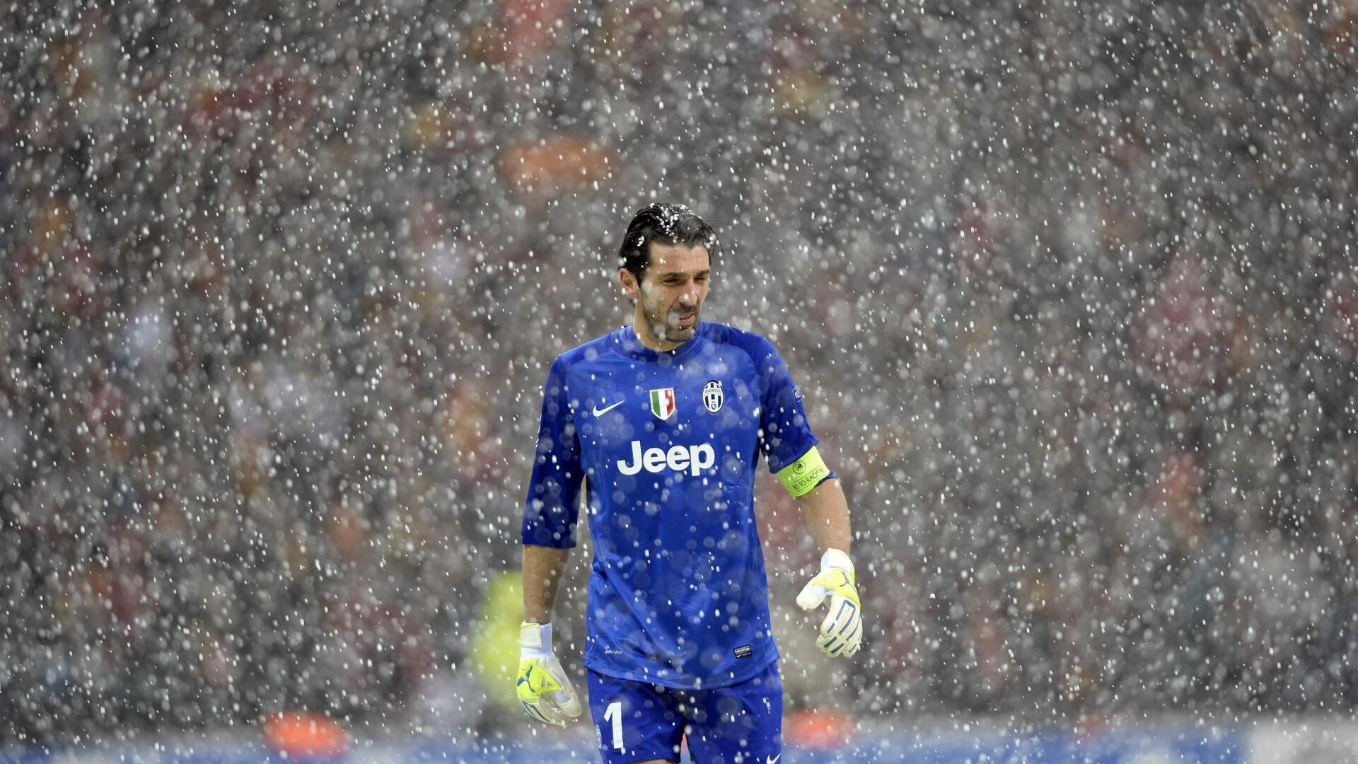 拉文风暴席卷争冠夜,当芝加哥的闪电劈开曼彻斯特的迷雾